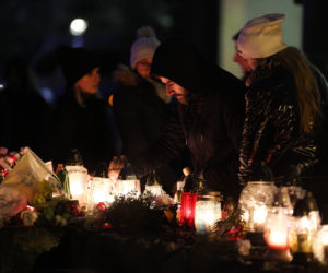 Kraków. Spotkanie modlitewne pod oknem papieskim w 18. rocznicę śmierci Jana Pawła II