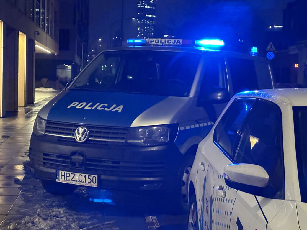 Przeraźliwa śmierć na warszawskiej Woli. Nieżywy mężczyzna leżał w zaspie śnieżnej!