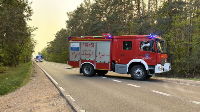 Strażacy walczą z potężnym pożarem na Mazowszu