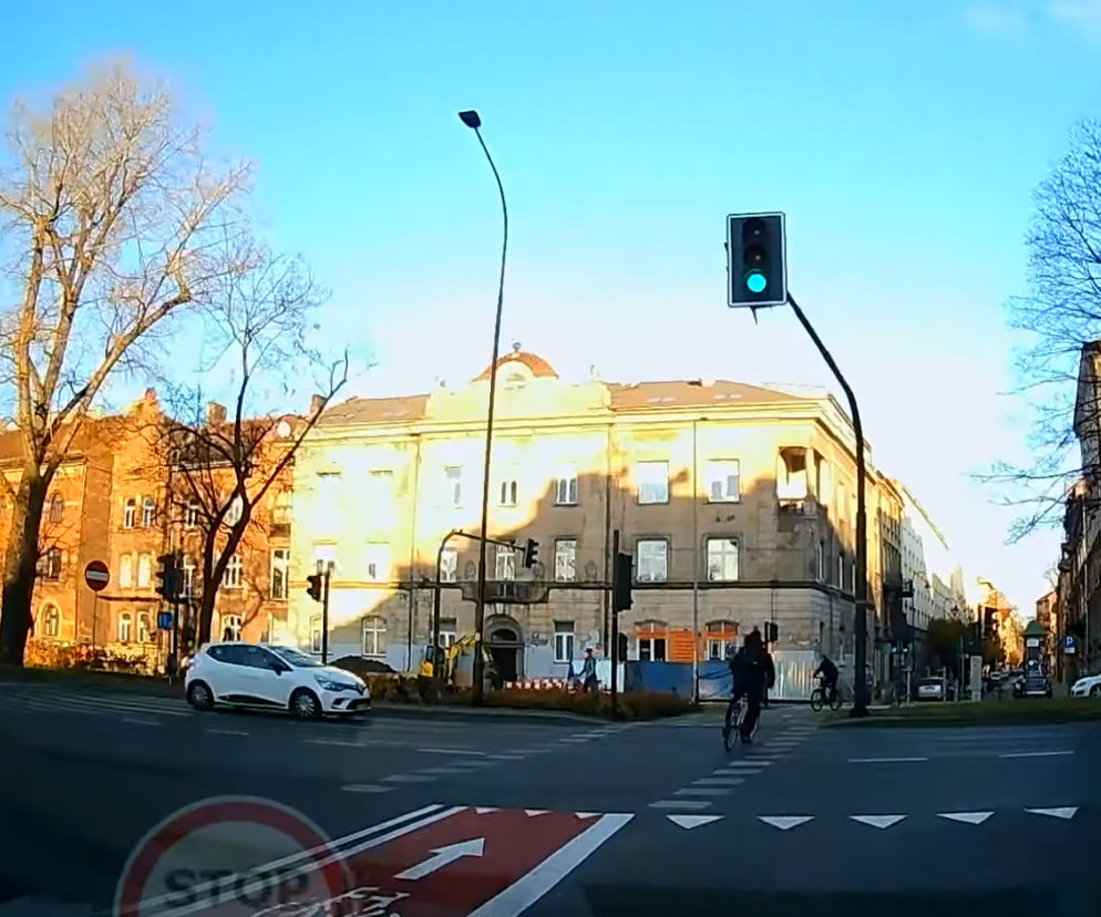 Samochód prawie rozjechał rowerzystę