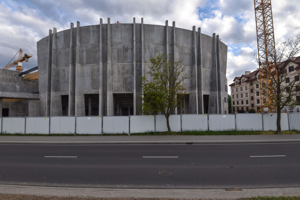 Tężni solankowych budowanych przez Rydzyka