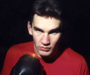 Charytatywne morsowanie na plaży w Jurowcach. Legendarny kickboxer potrzebuje pomocy