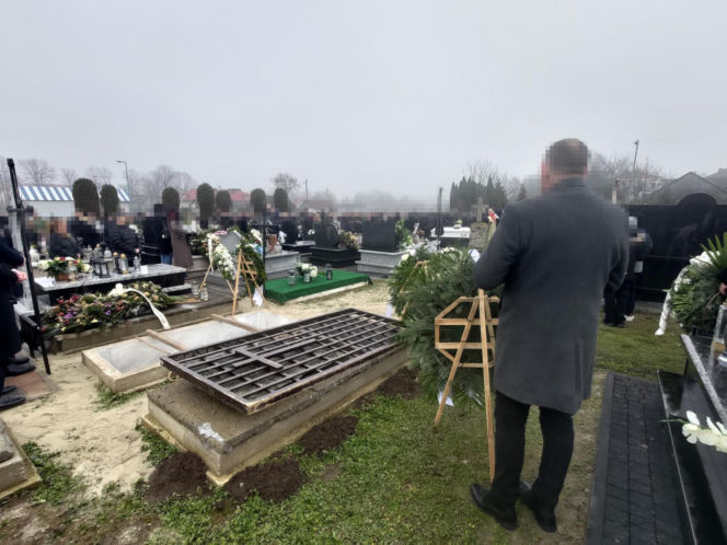 Pogrzeb 11-letniego aktora. Nikodem Marecki spoczął w białej trumnie. Żegnały go tłumy