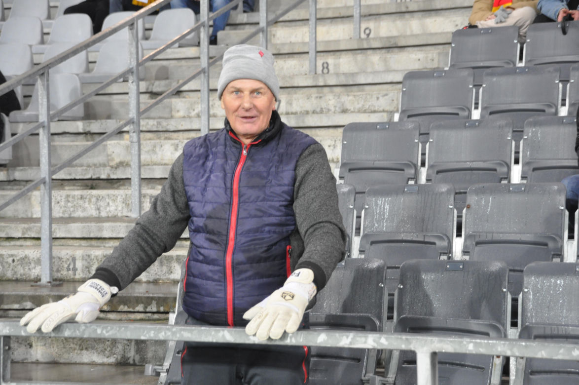 Żółto-czerwono na Suzuki Arenie! Zdjęcia kibiców na meczu Korona Kielce - Jagiellonia Białystok