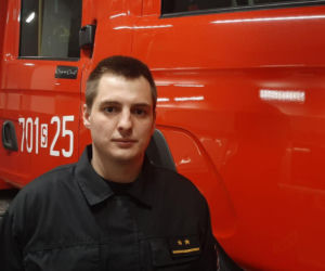 Strażak w czasie wolnym uratował czworo dzieci i rodziców z płonącego domu!