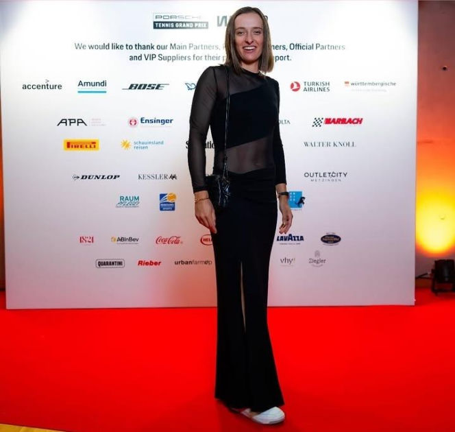 Iga Świątek na Players Party w Stuttgarcie i na innych turniejowych imprezach