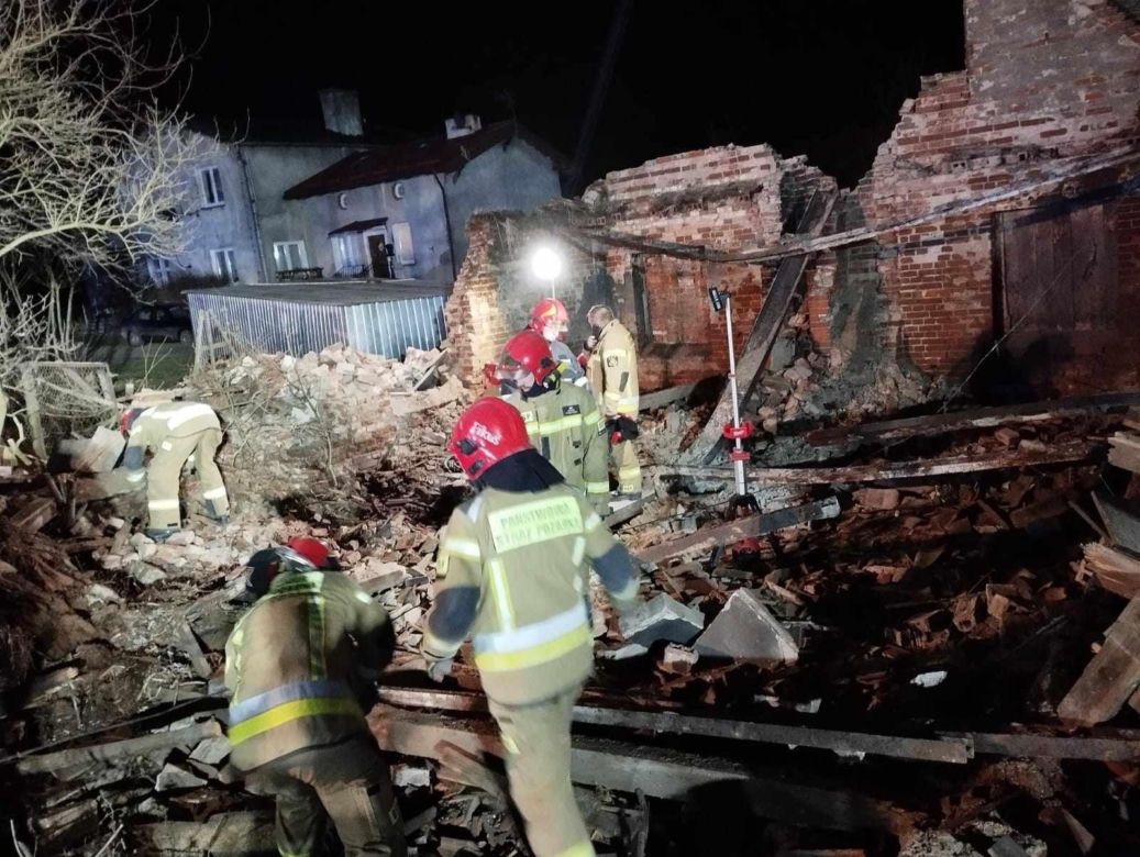 Zawalił się budynek w Jaśkowie. Przeszukiwano gruzy w poszukiwaniu ciał