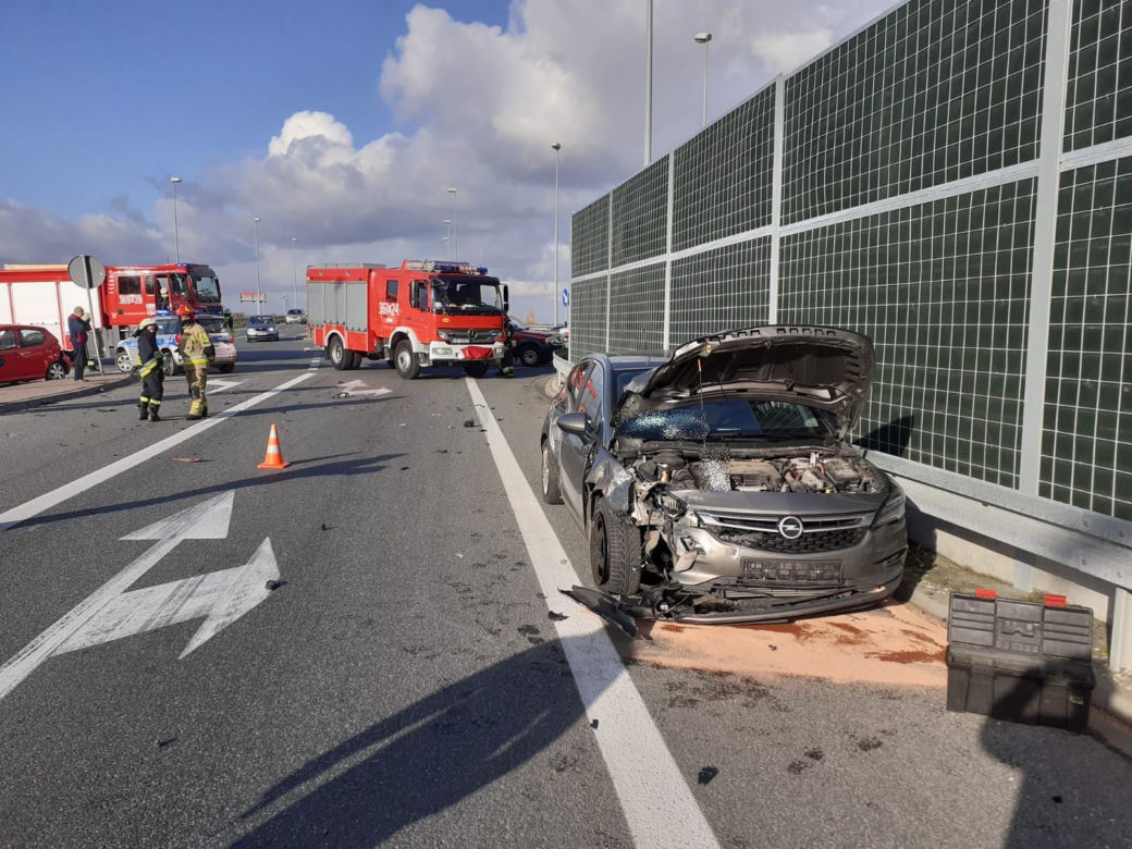 Wojnicz. WYPADEK na DW 975! Nastolatka trafiła do szpitala