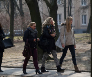Przyjaciółki 5 sezon odc. 60. Inga (Małgorzata Socha), Patrycja (Joanna Liszowska), Anka (Magdalena Stużyńska), Zuza (Anita Sokołowska)