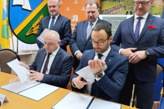 Podpisano umowy na budowę wiaduktu zamiast przejazdu kolejowego na wylocie z Iławy