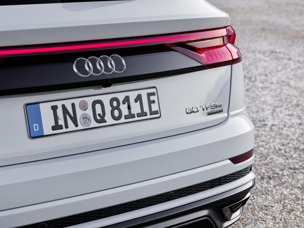  (2021) Audi Q8 60 TFSI e quattro
