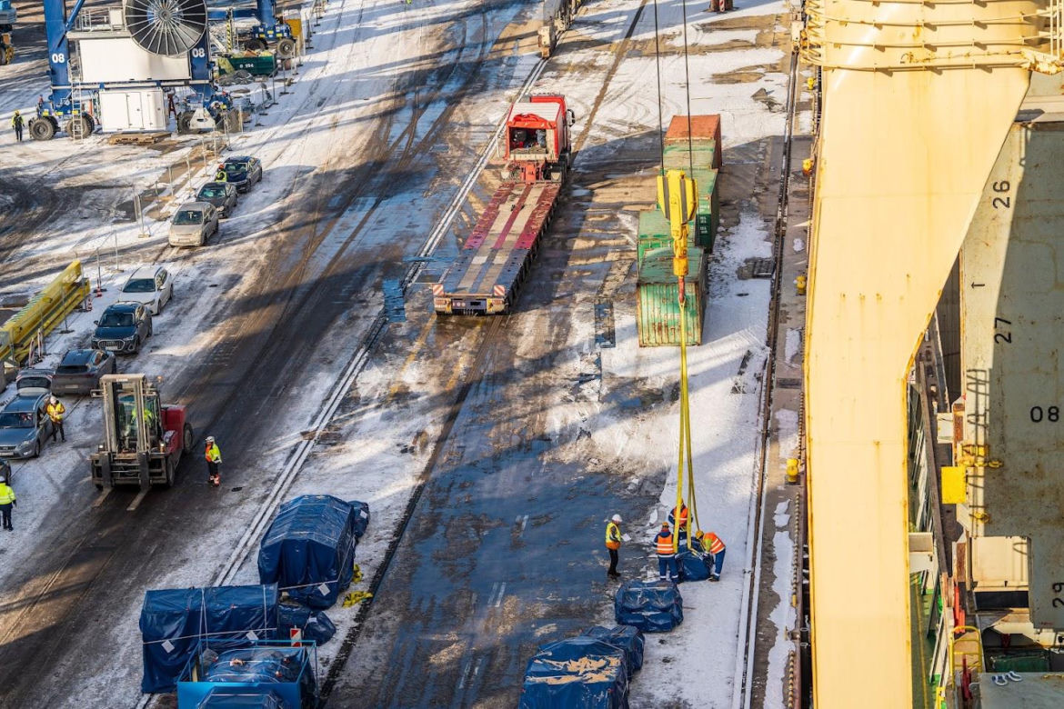 Duża tarcza TBM już jedzie na plac budowy w Małopolsce