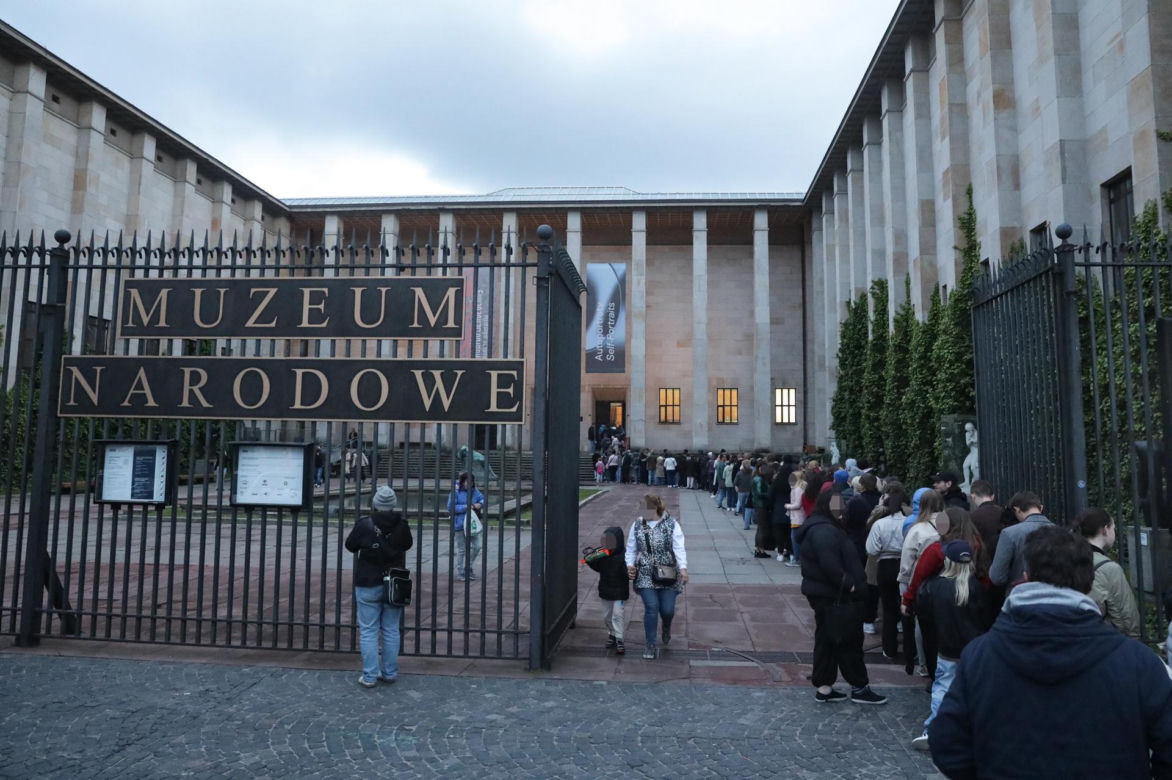 Noc Muzeów 2025. Warszawiacy szturmowali muzea nocą