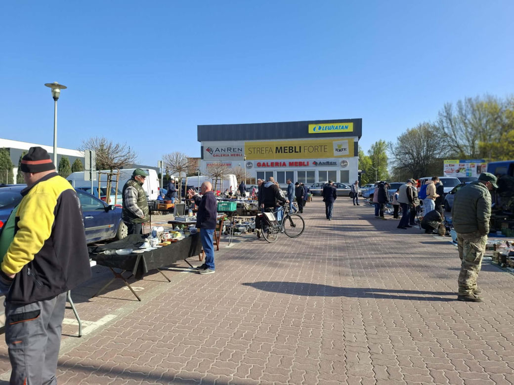 Giełda Staroci i Różności w Starachowicach (25.04.2026)