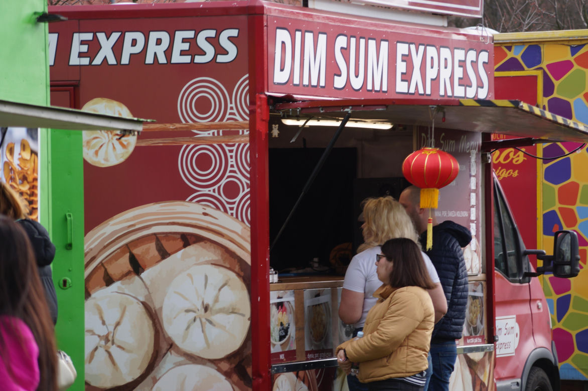 Knajpy na kółkach zaparkowały w Bydgoszczy. Za nami kolejne spotkanie z food truckami [ZDJĘCIA]