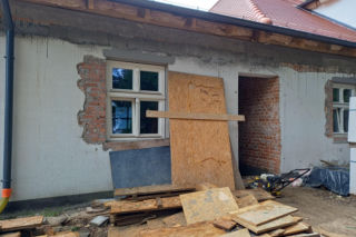 remont dworku w Kuźnicy Grabowskiej