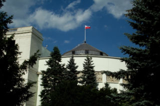 Drożyzna polityków nie dotyczy. Kancelaria Sejmu wybuduje hotel dla posłów. Koszt inwestycji zwala z nóg! 