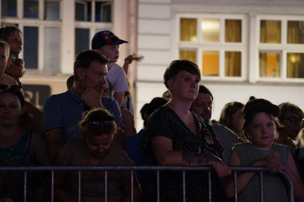 Festiwal Pozytywka 2022. Tłumy bydgoszczan na pokazie ognistej żonglerki! [ZDJĘCIA]