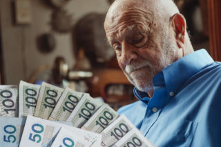 Wtedy najbardziej opłaca się przejść na emeryturę. Świadczenie może być wyższe o kilkaset złotych 