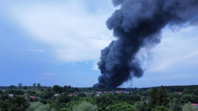 Pożar zakładów w Charnowie