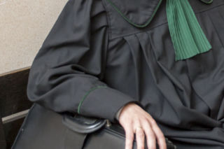 Adwokatka Katarzyna R. podejrzana m.in. o usiłowanie zabójstwa. Wnioskiem o tymczasowe aresztowanie zajmie się sąd