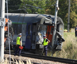 Wstrząsające zdjęcia z katastrofy kolejowej na Mazowszu