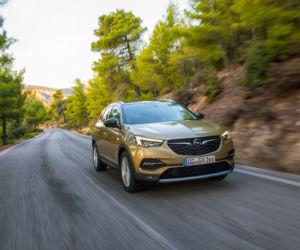 Opel Grandland X z flagowym dieslem
