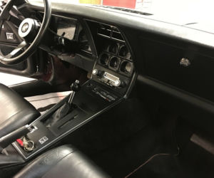 Corvette C3 z przebiegiem 1447 mil 