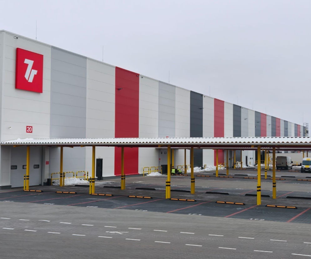 7R sprzedaje magazyn pod Słupskiem – CRISTAL Life debiutuje w Polsce