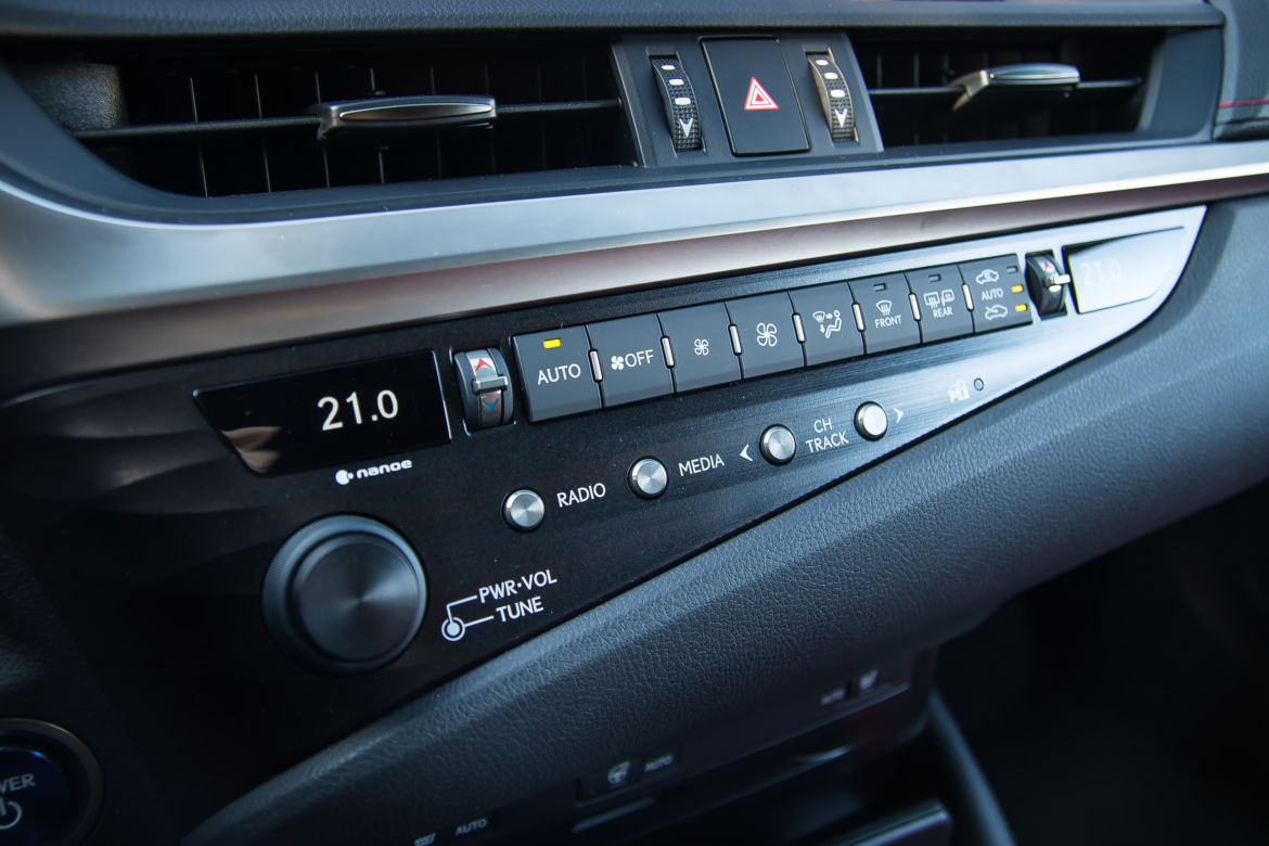 Lexus ES 300h F Sport