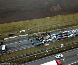 Protest rolników na A4 pod Brwinowem