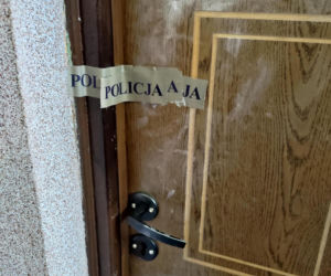 Dramat za zamkniętymi drzwiami. 87-latka została brutalnie zamordowana we własnym mieszkaniu