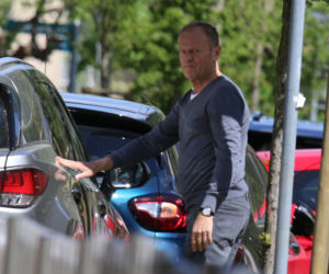 Donald Tusk i tajemnicza przesyłka