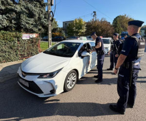 Masowe kontrole w całej Warszawie! Policja przeczesuje dworce i bazary!