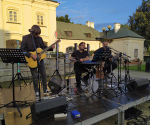 Spotkanie autorskie Artura Ziontka i koncert siedleckich artystów przy fontannie 18.08.2021