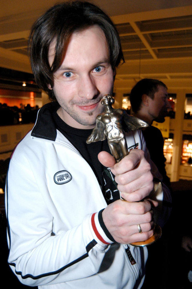 "Siłacza" śpiewała cała Polska, potem zniknął. Co po 20 latach porabia Marcin Rozynek?