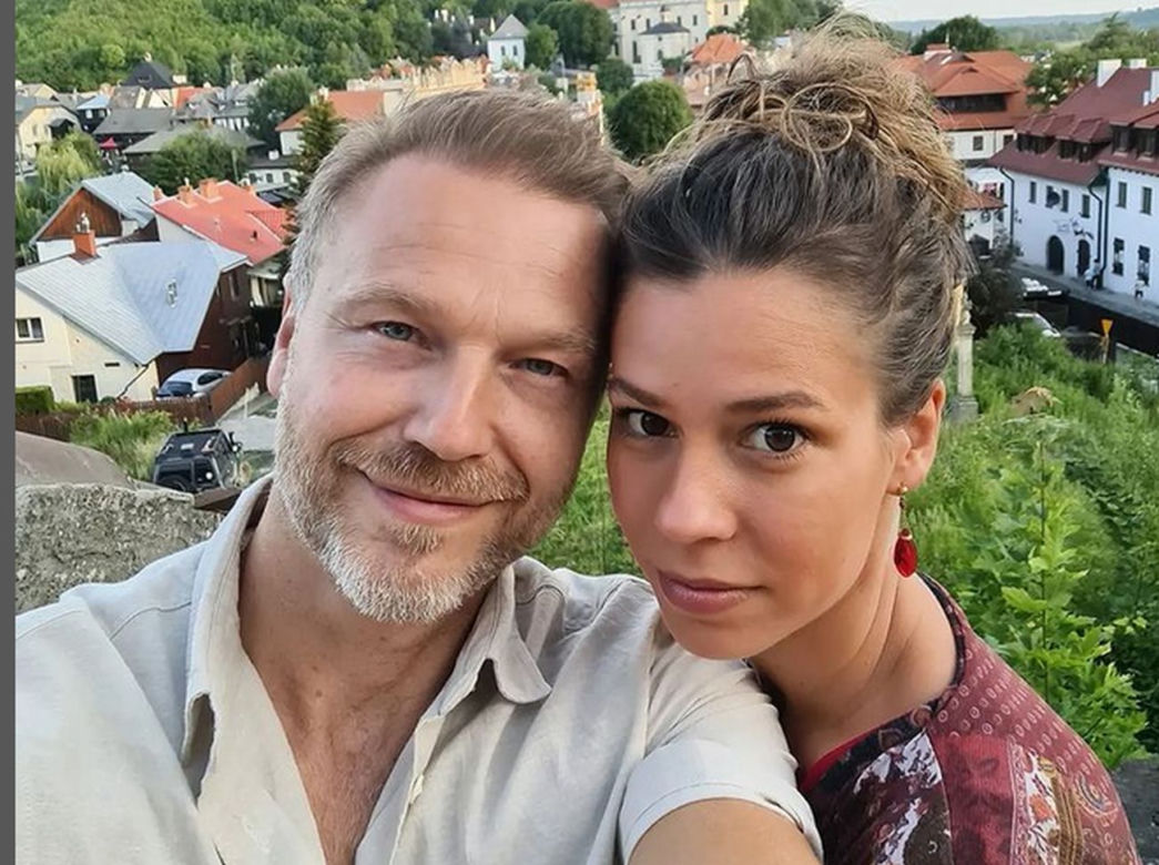 M jak miłość. Żona Krystiana Wieczorka w ciąży! Maria Wieczorek pokazała ciążowy brzuszek na planie - ZDJĘCIA
