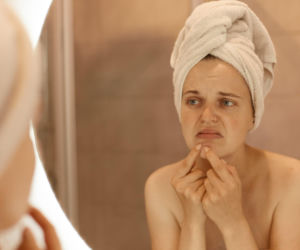 Myślisz, że to zwykły trądzik? Te swędzące krostki mogą mieć zupełnie inną przyczynę