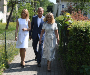 Wybory 2020 Donald Tusk zagłosował z żoną i córką