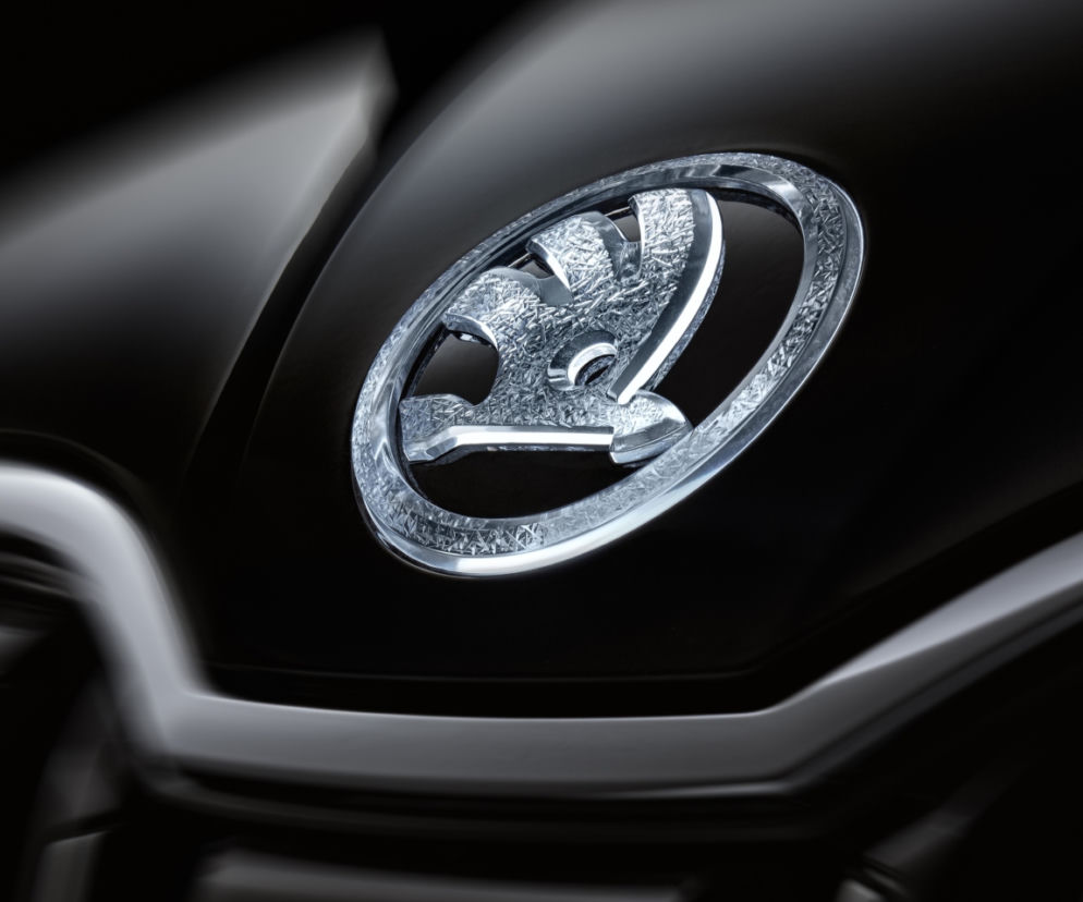 Skoda Superb Black Crystal