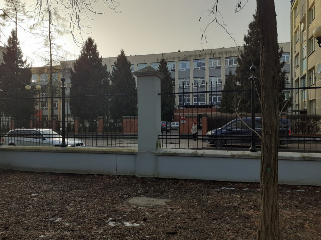 Siedleckie szkoły przy ul. Konarskiego i Prusa i ich okolica w lutym 2021 roku