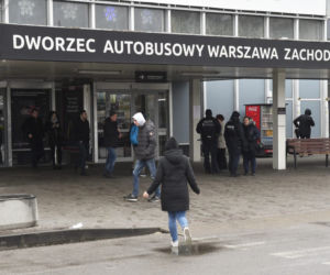 Pasażerowie mokną na Dworcu Zachodnim
