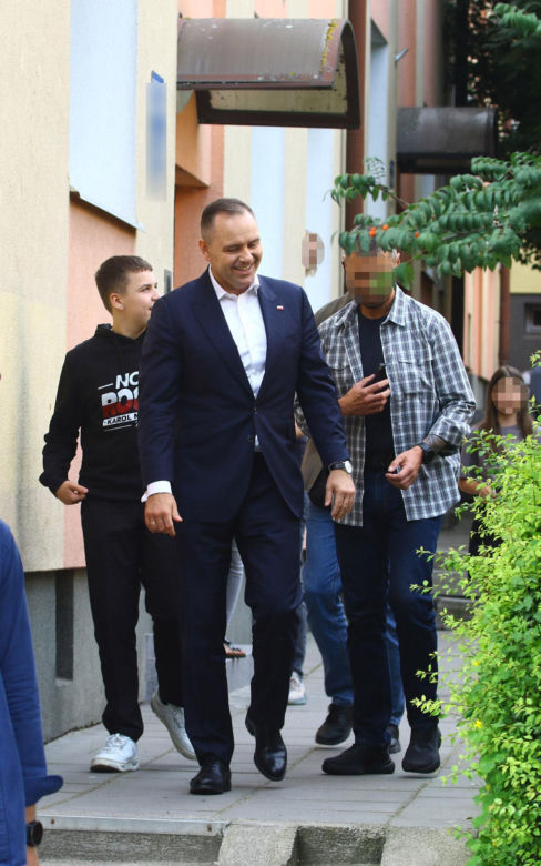 Prezydent Nawrocki zajrzał na stare śmieci