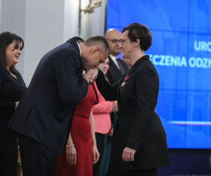 Prezydent w Dzień Kobiet wręczył odznaczenia zasłużonym kobietom