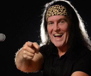 Dave Evans wspomina sceniczny debiut AC/DC. Muzycy wymyślali... utwory 