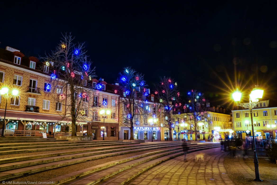Białystok. Świąteczne iluminacje rozbłysły w mieście. Coś pięknego. Musisz to zobaczyć!