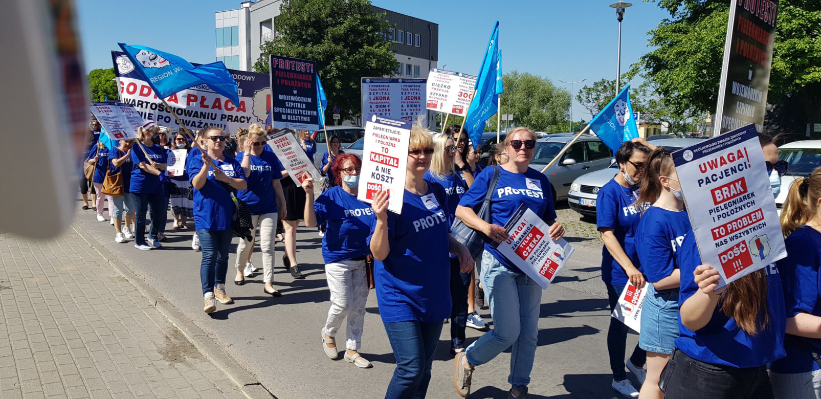 Strajk pielęgniarek i położnych w Olsztynie. Relacja z protestu [ZDJĘCIA]