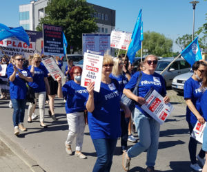 Strajk pielęgniarek i położnych w Olsztynie. Relacja z protestu [ZDJĘCIA]