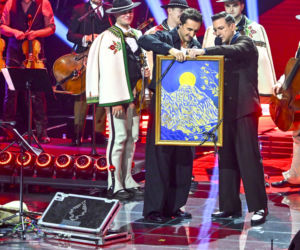 Co ona ma na sobie?! Szroeder wyglądała jak w firance z PRL-u