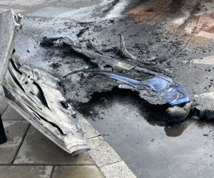 Wypadek samochodowy na Kamionku. Auto stanęło w płomieniach